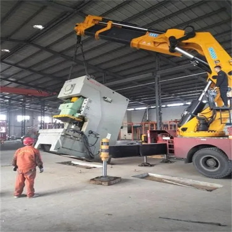 梅州80吨折臂吊车出租附近电话